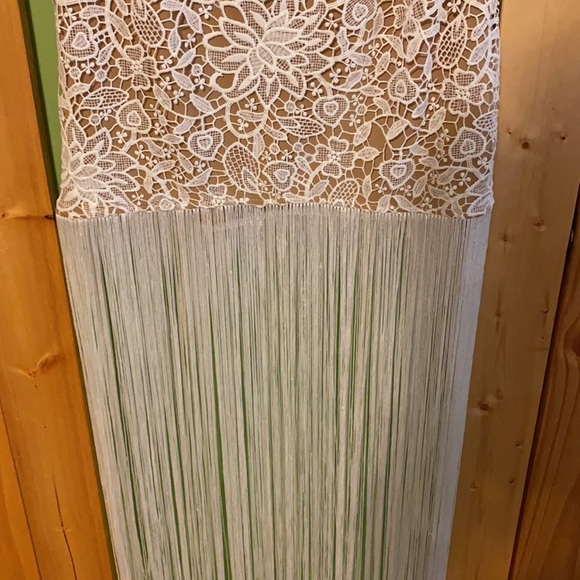 Miss Circle white floral strapless gown - Picture 3 of 7